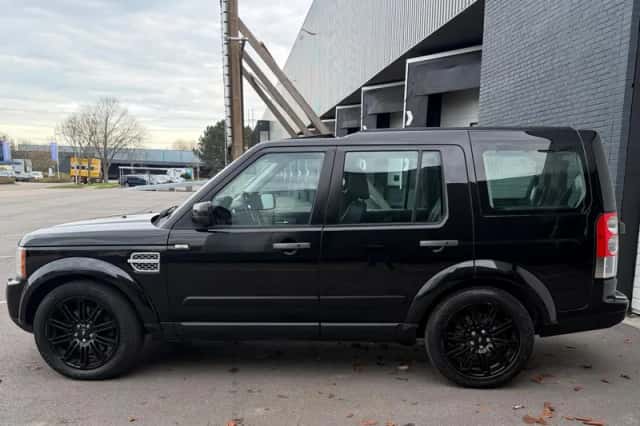 Land Rover Discovery (2011) thumbnail 3