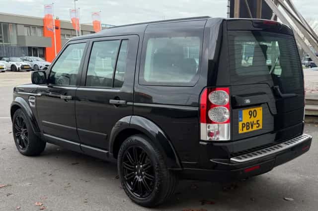 Land Rover Discovery (2011) thumbnail 4