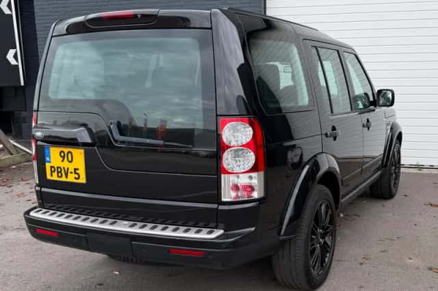 Land Rover Discovery (2011) thumbnail 6