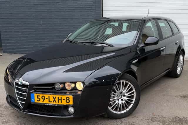 Alfa Romeo 159 (2010) thumbnail 1