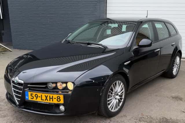 Alfa Romeo 159 (2010) thumbnail 2