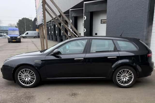 Alfa Romeo 159 (2010) thumbnail 3