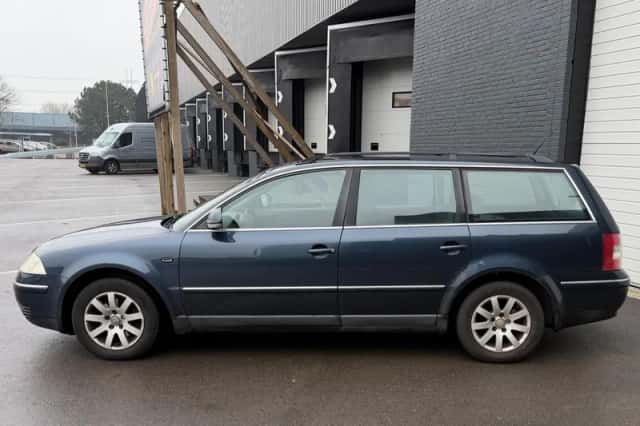 Volkswagen Passat (2004) thumbnail 3