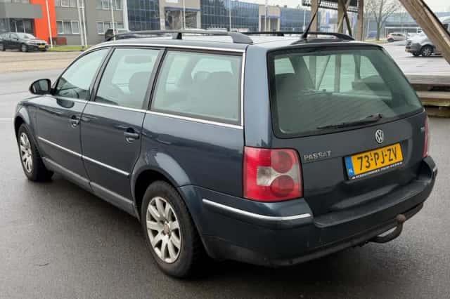 Volkswagen Passat (2004) thumbnail 4