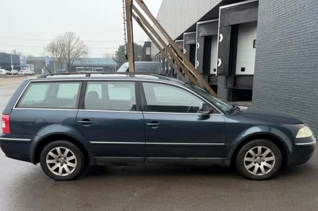 Volkswagen Passat (2004) thumbnail 6