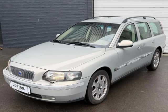 Volvo V70 (2002) thumbnail 2