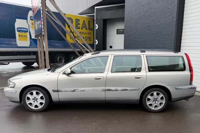 Volvo V70 (2002) thumbnail 3