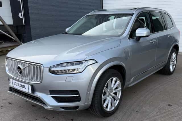 Volvo XC90 (2015) thumbnail 2