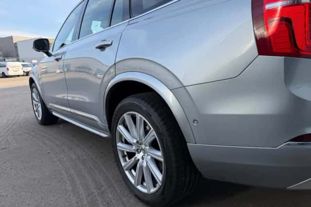 Volvo XC90 (2015) thumbnail 5