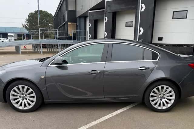 Opel Insignia (2009) thumbnail 3