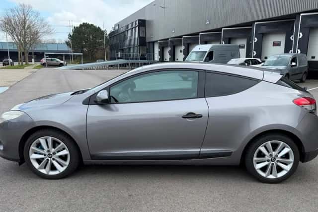 Renault Mégane (2010) thumbnail 3