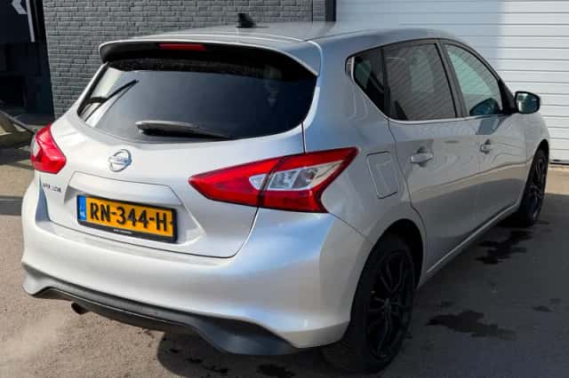 Nissan Pulsar (2018) thumbnail 6