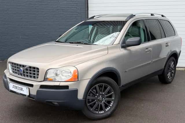 Volvo XC90 (2004) thumbnail 1