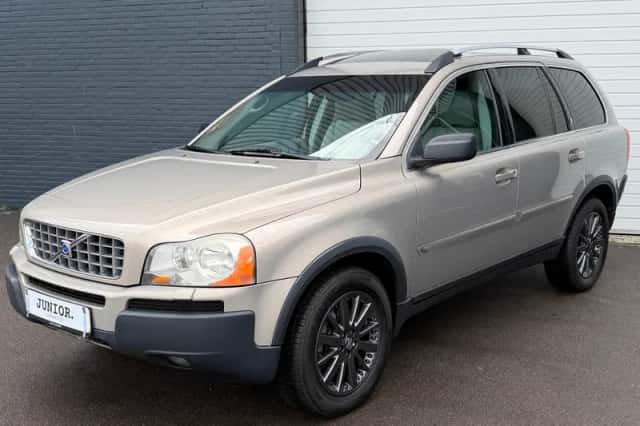 Volvo XC90 (2004) thumbnail 2