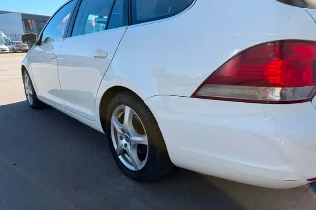 Volkswagen Golf (2012) thumbnail 5