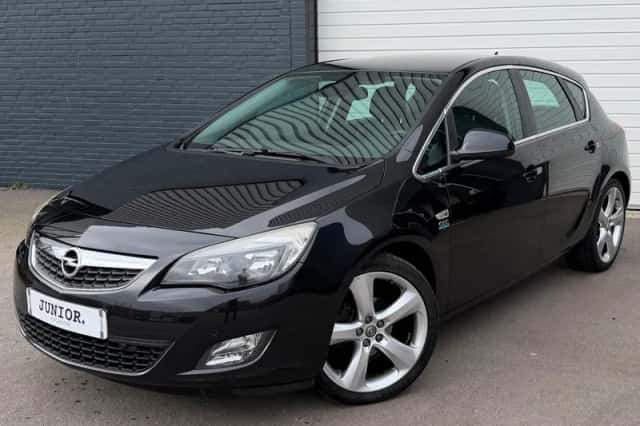 Opel Astra (2011) thumbnail 1