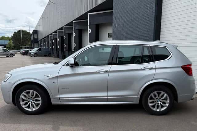 BMW X3 (2017) thumbnail 3