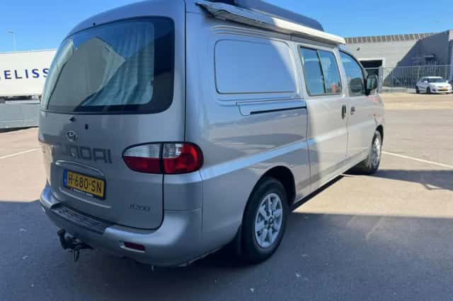 Hyundai H-1 (2005) thumbnail 2