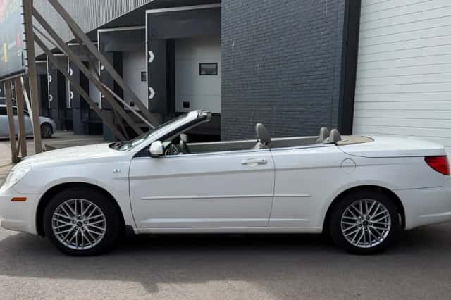 Chrysler Sebring (2008) thumbnail 2
