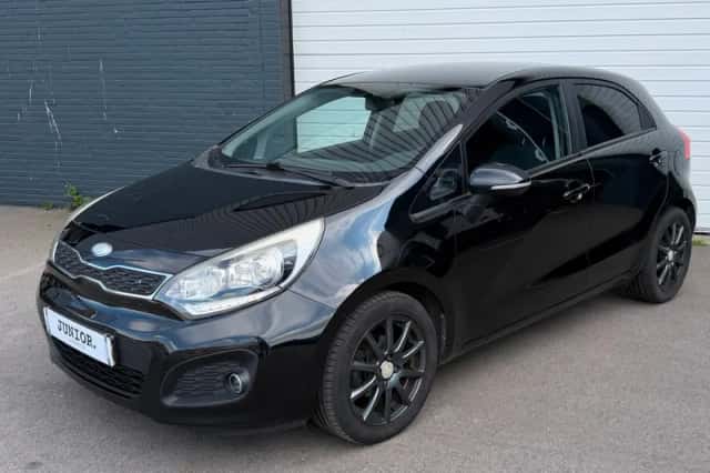 Kia Rio (2014) thumbnail 2