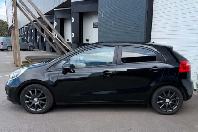 Kia Rio (2014) thumbnail 3