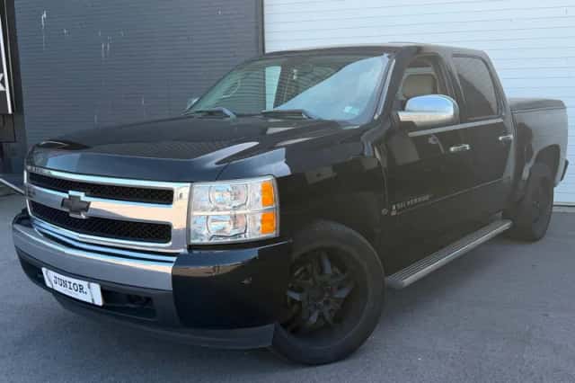 Chevrolet Silverado (2008) thumbnail 1