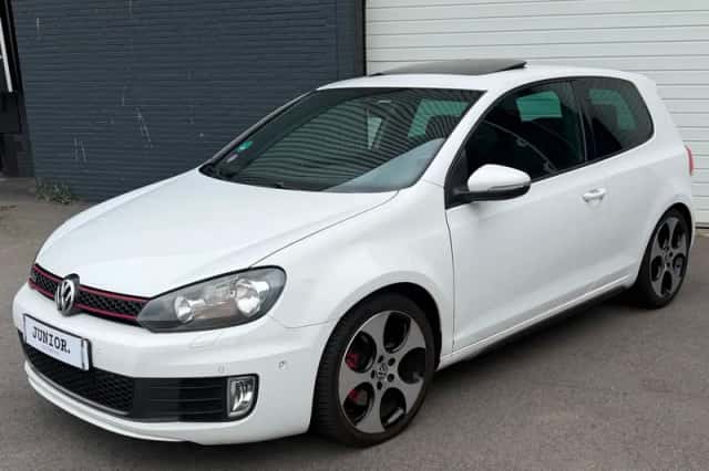 Volkswagen Golf (2010) thumbnail 2