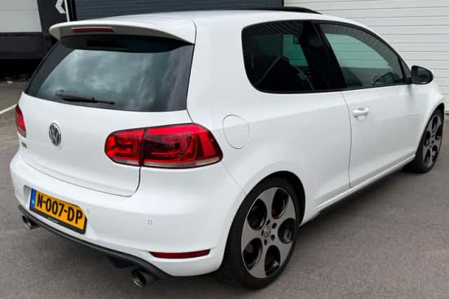 Volkswagen Golf (2010) thumbnail 6
