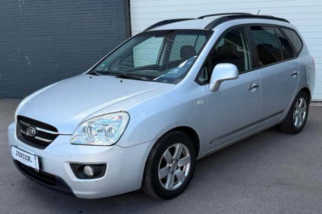 Kia Carens (2008) thumbnail 2