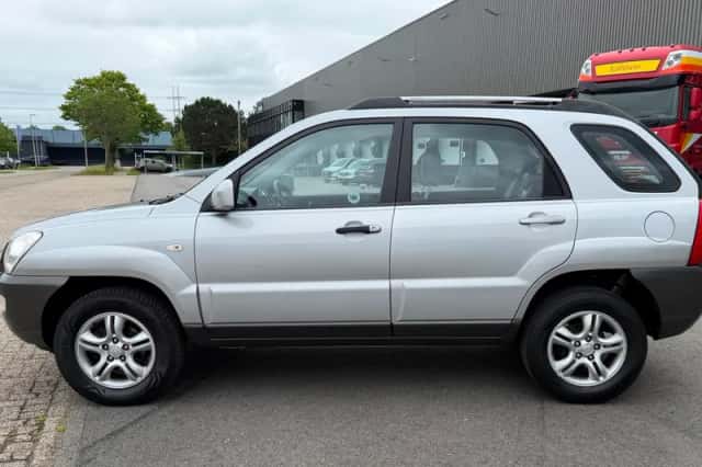 Kia Sportage (2007) thumbnail 3