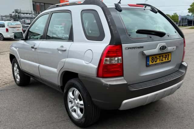 Kia Sportage (2007) thumbnail 4