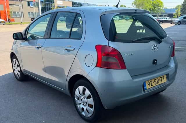 Toyota Yaris (2006) thumbnail 4