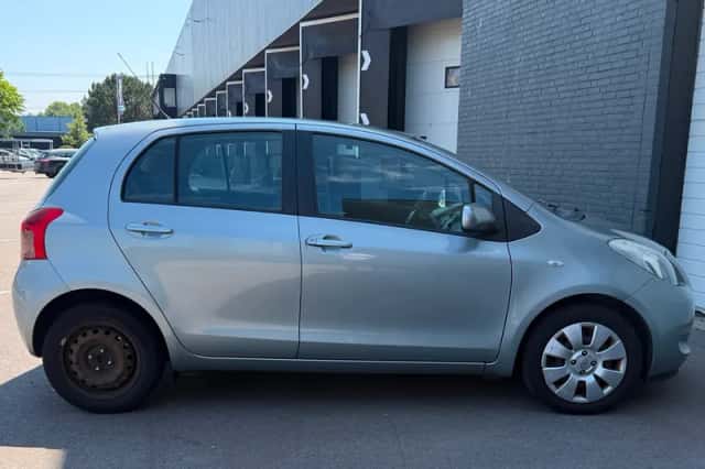 Toyota Yaris (2006) thumbnail 6