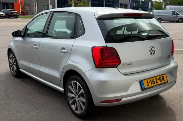 Volkswagen Polo (2016) thumbnail 4