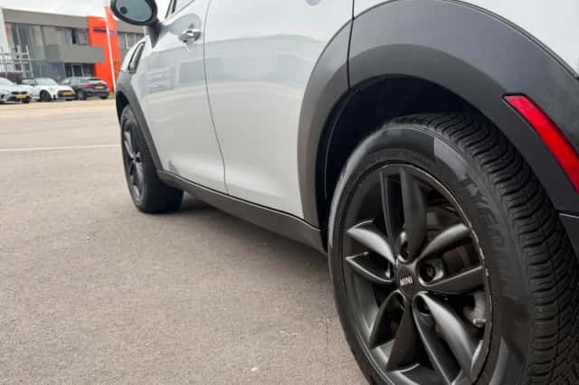 MINI Countryman (2012) thumbnail 5