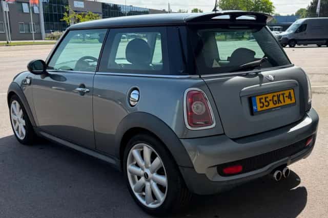 MINI Cooper S (2008) thumbnail 4