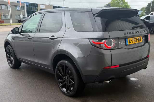Land Rover Discovery Sport (2015) thumbnail 4