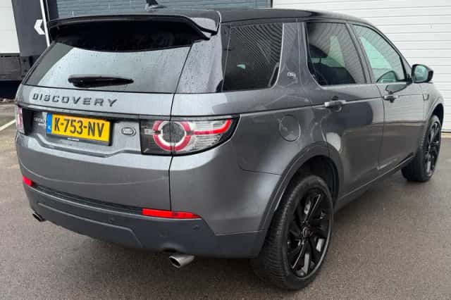 Land Rover Discovery Sport (2015) thumbnail 6