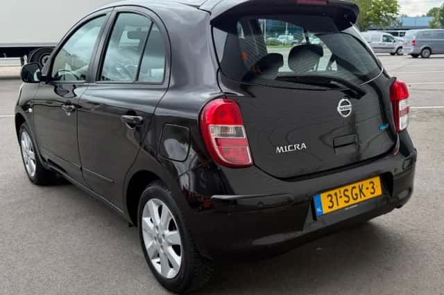 Nissan Micra (2011) thumbnail 4