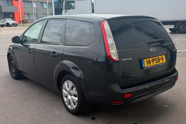 Ford Focus (2011) thumbnail 4