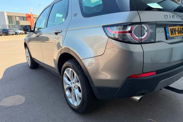 Land Rover Discovery Sport (2017) thumbnail 5