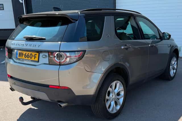 Land Rover Discovery Sport (2017) thumbnail 6