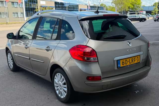 Renault Clio (2010) thumbnail 4