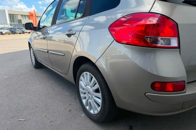 Renault Clio (2010) thumbnail 5