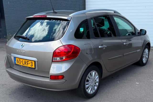 Renault Clio (2010) thumbnail 6