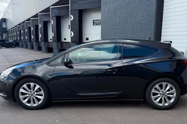 Opel Astra (2012) thumbnail 3