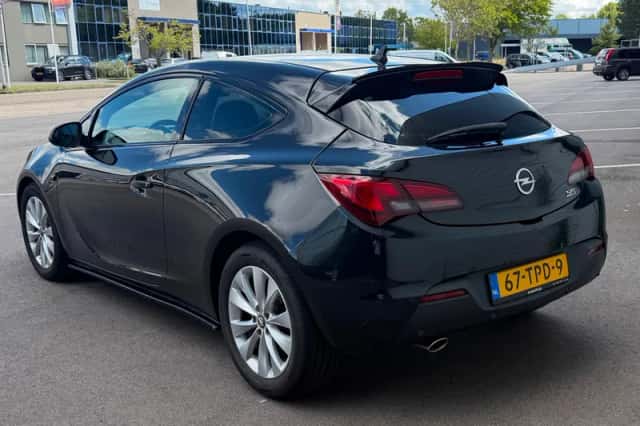 Opel Astra (2012) thumbnail 4