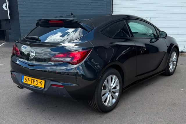 Opel Astra (2012) thumbnail 6