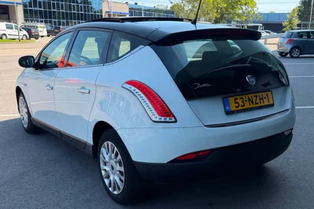 Lancia Delta (2011) thumbnail 4