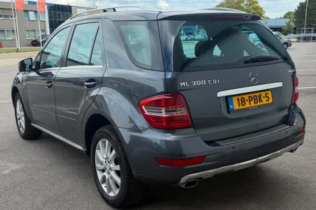 Mercedes-Benz M-Klasse (2011) thumbnail 4